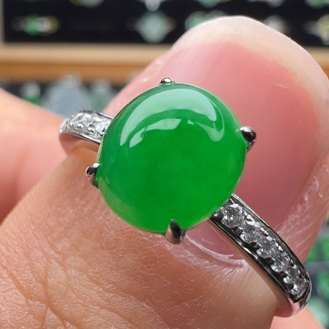 翡翠18K金镶嵌戒指蛋面7.8