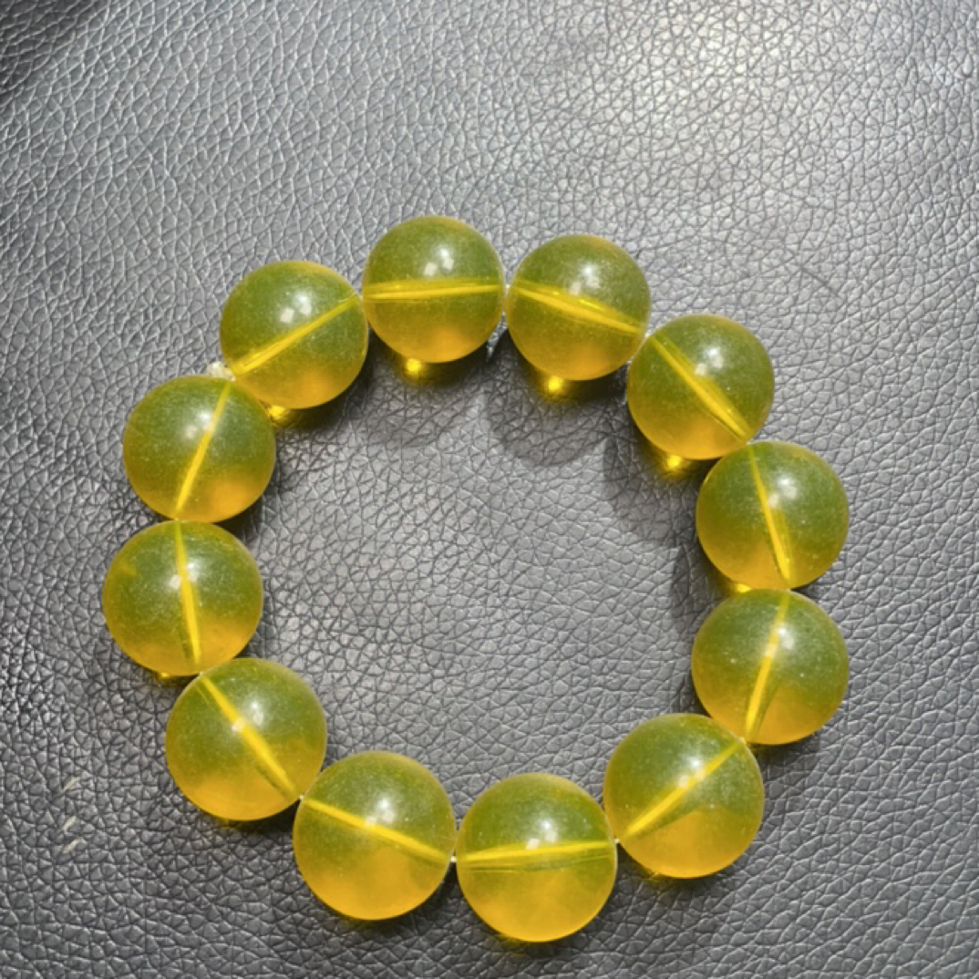  798  卡22黄珀手串
