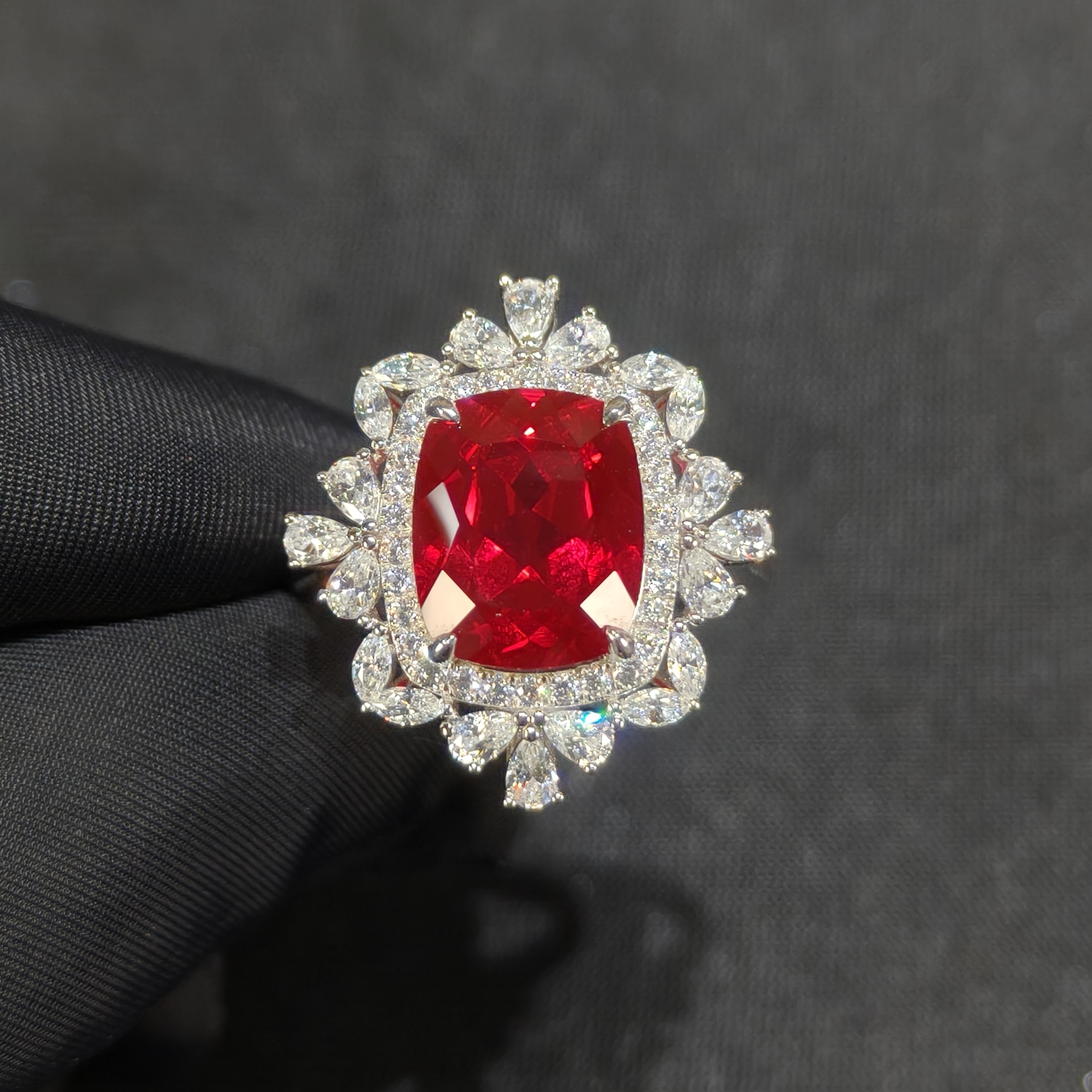 培育红宝石鸽血红色标级培育红宝石精工戒指银镀厚金-611