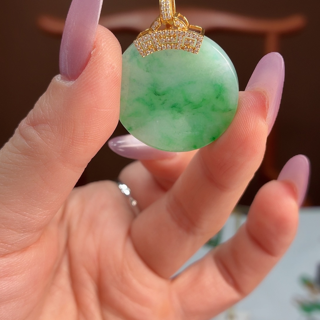 兰***翡翠18K金镶嵌颈饰吊坠