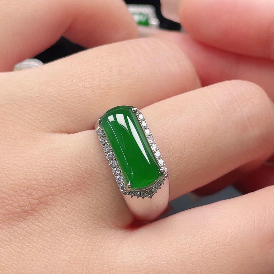 翡翠银S925镶嵌戒指没有运费险3056