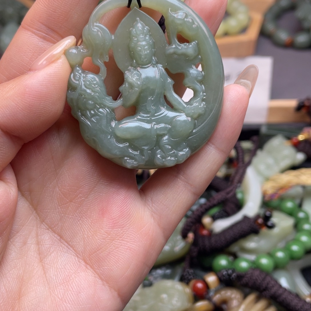 和田玉颈饰未镶嵌