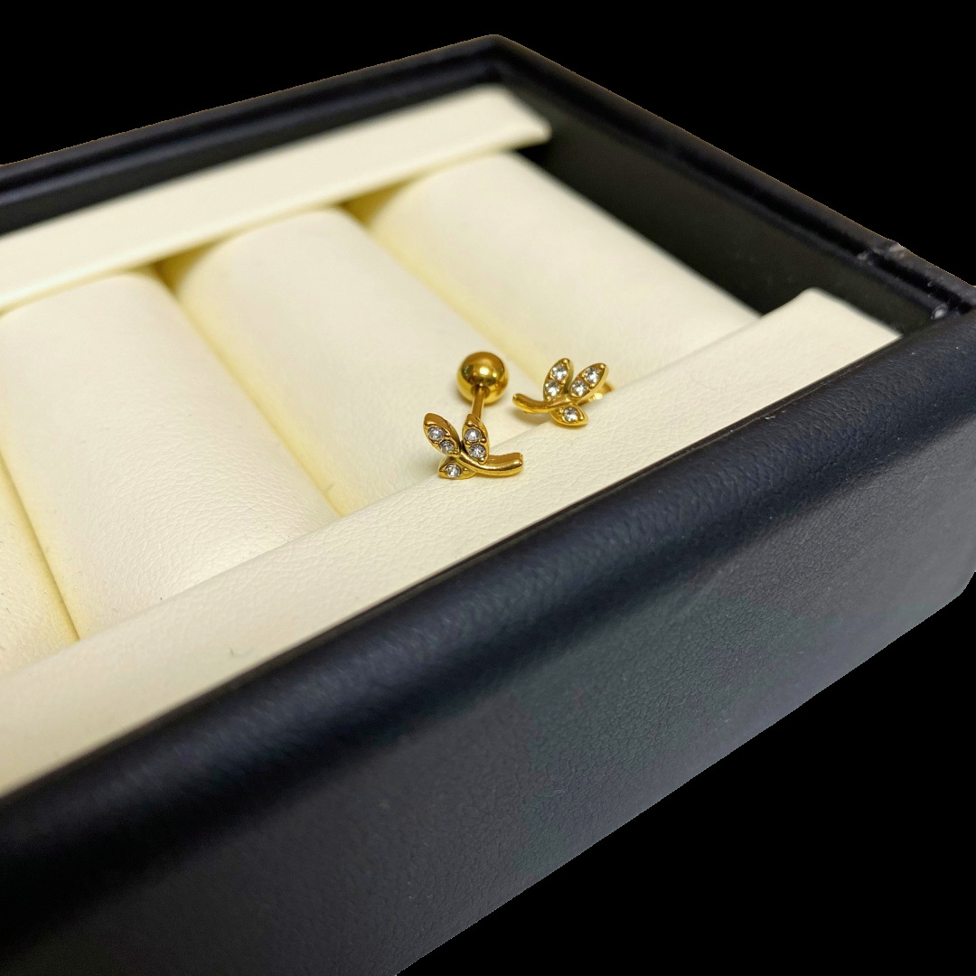 钛钢锆石耳饰 一叶知秋树叶款耳钉耳骨钉气质百搭防丢豆豆耳饰