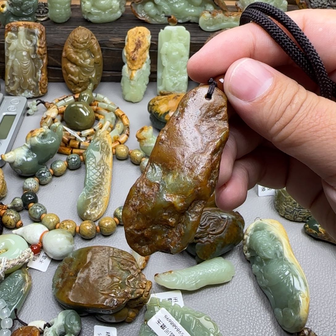 不***论岫岩河磨玉（透闪石质玉）未镶嵌珠宝奇石