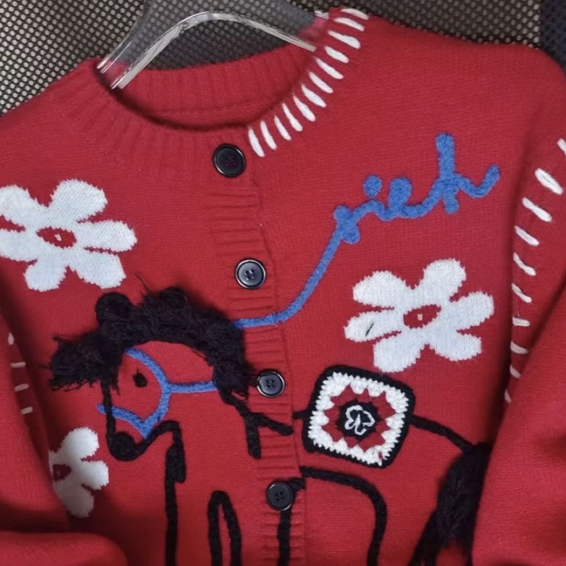 【现货】秋冬宽松单排扣毛针织开衫小马刺绣流苏外套女设计感童趣