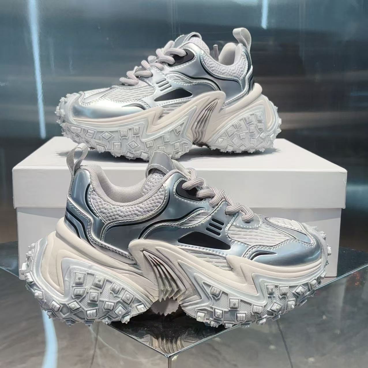 原创设计师超火轮胎底老爹鞋情侣款真皮网面时尚机甲运动鞋