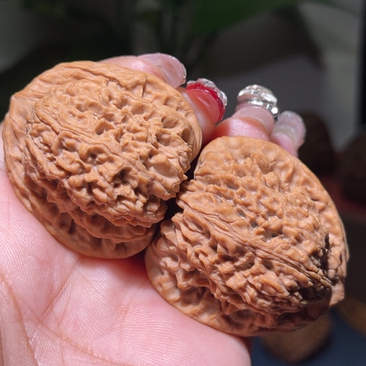 桃核把件且*饮               39