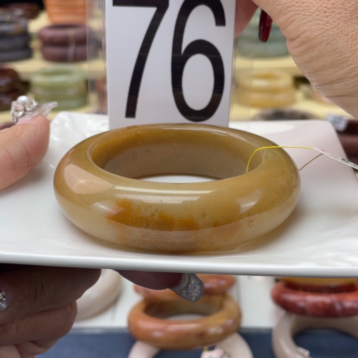 【闪购商品】石英质玉手镯未镶嵌