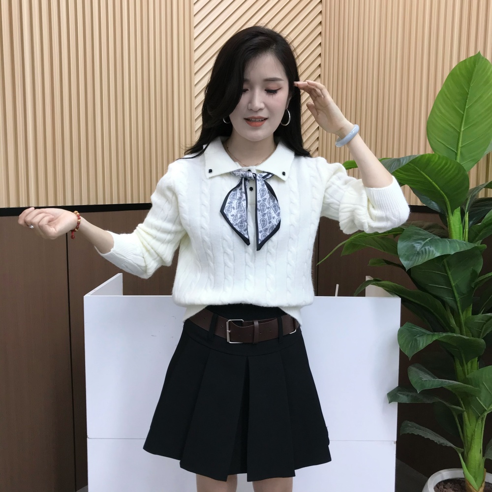 2025秋季新款时尚百搭宽松显瘦翻领长袖针织衫女休闲复古丝巾上衣