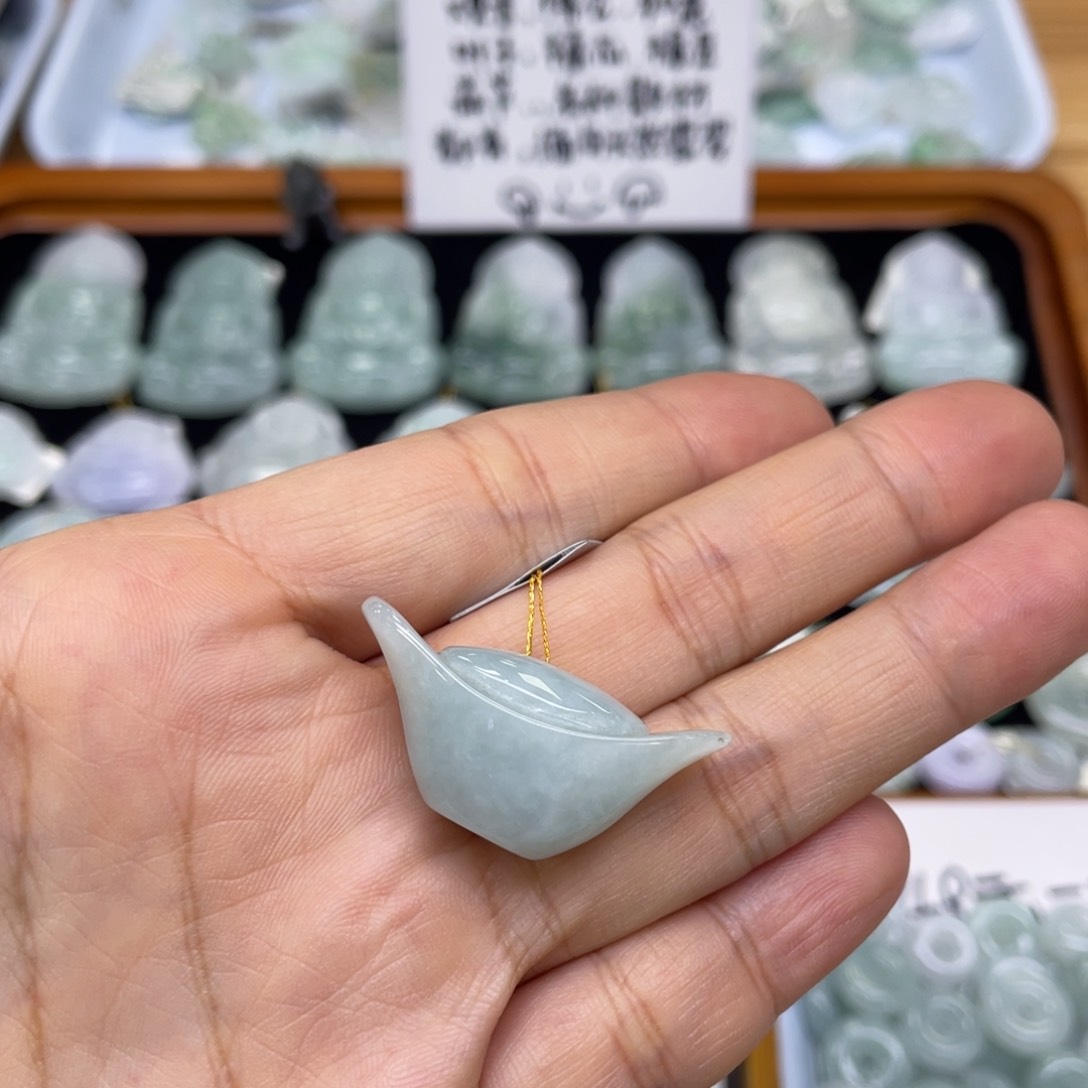 颈饰未镶嵌翡翠元宝