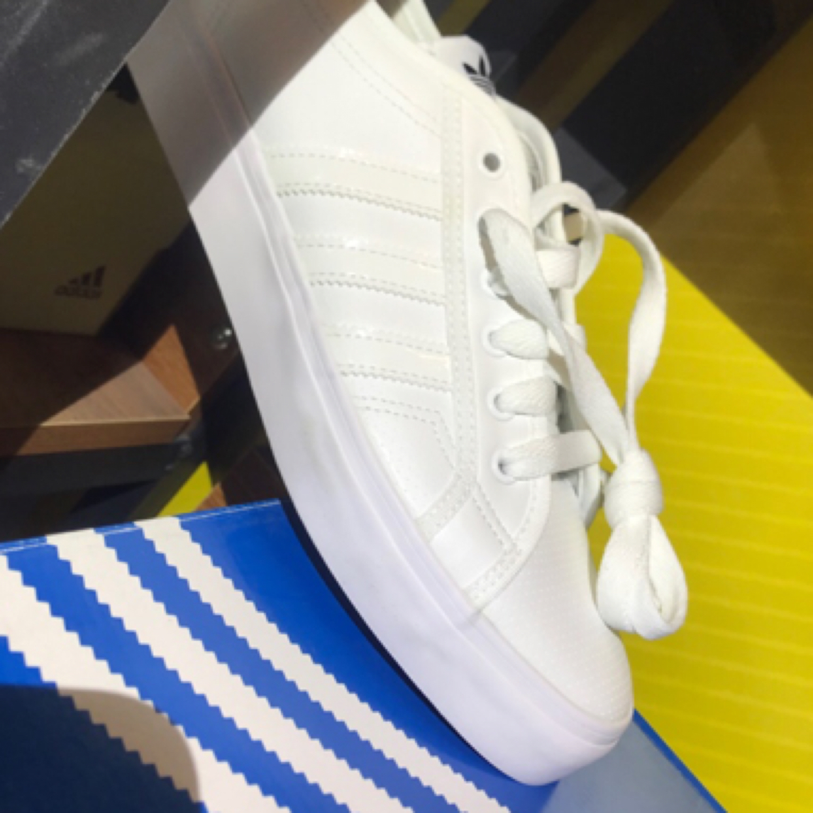 阿迪达斯小白鞋男鞋鞋子白黑男子车缝线经典百搭板鞋运动鞋BB5379