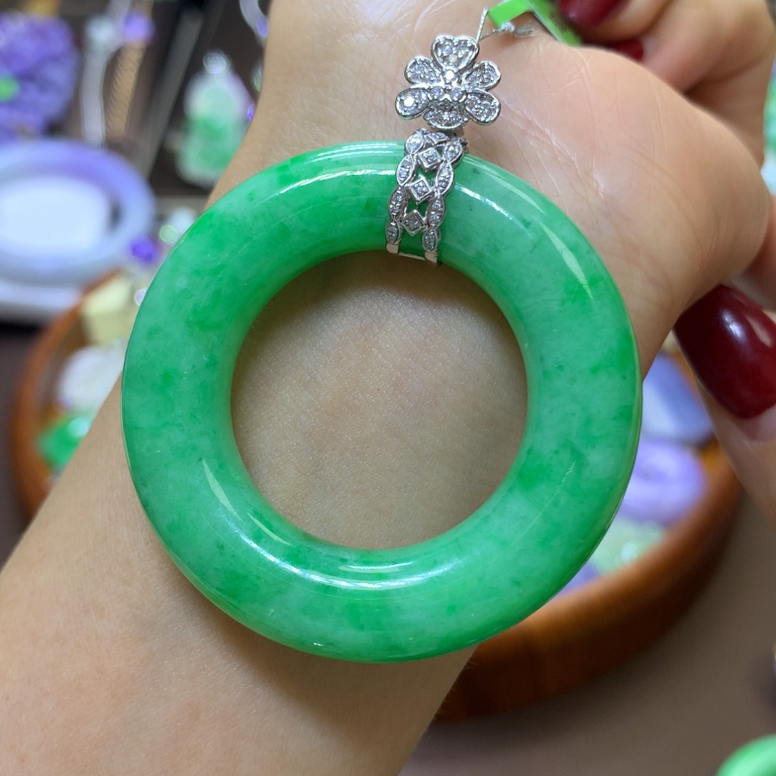 【闪购商品】翡翠颈饰18K金镶嵌翡翠