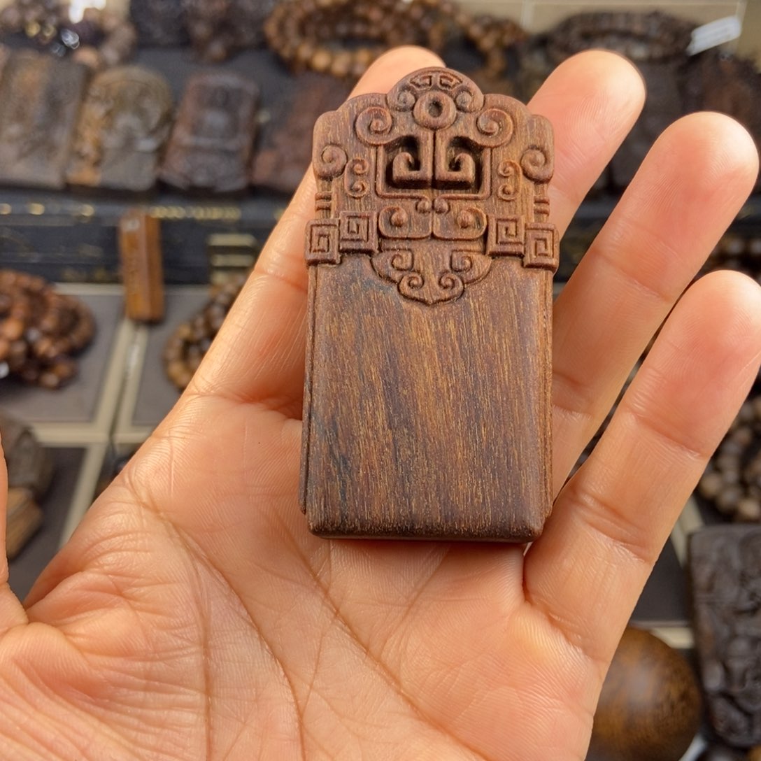 沉香木吊坠你*越南芽庄白棋