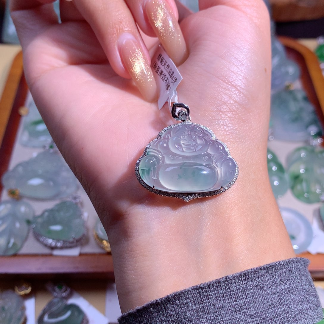 翡翠吊坠(不含链)18K金镶嵌