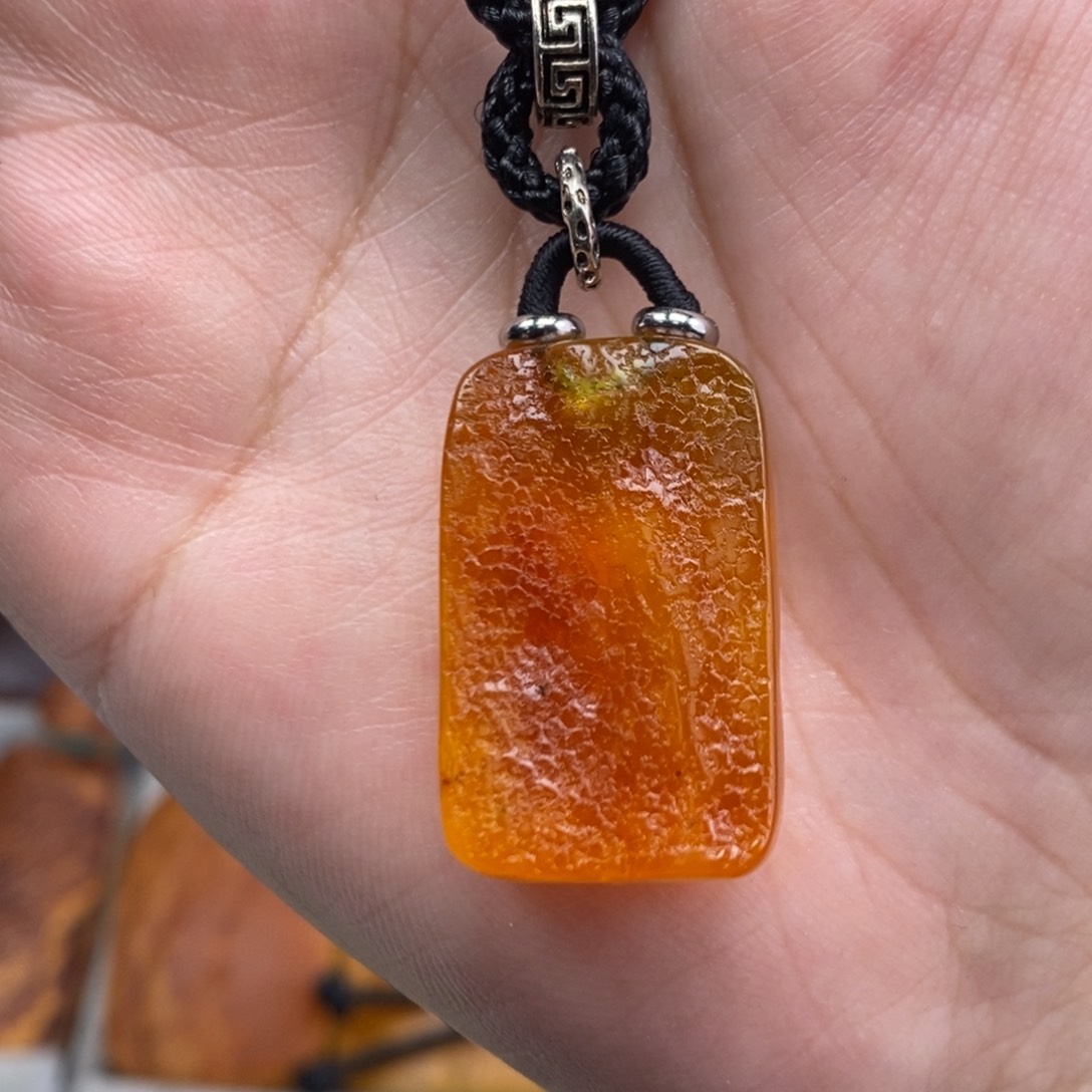 琥珀吊坠(赠链)未镶嵌