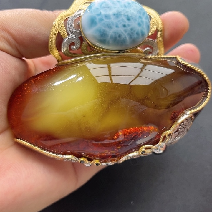 琥珀未镶嵌裸石吊坠