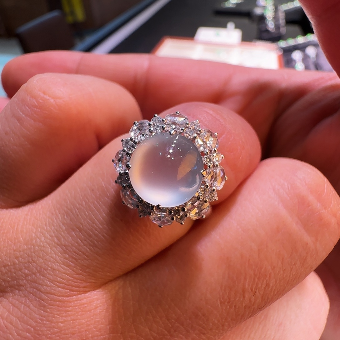 翡翠18K金镶嵌戒指