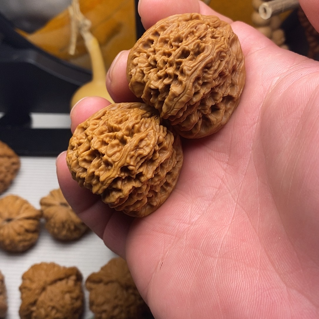 文玩核桃把件40南疆石全品无黄