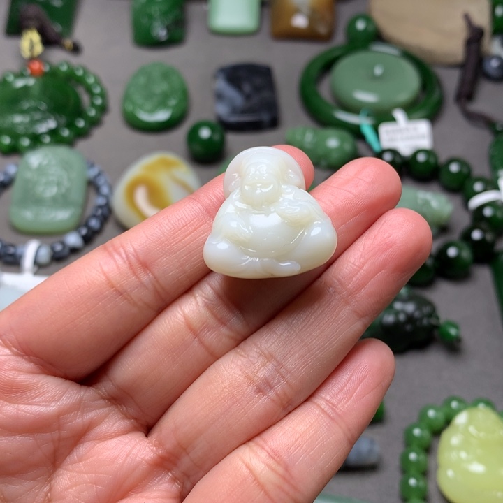 和田玉未镶嵌颈饰