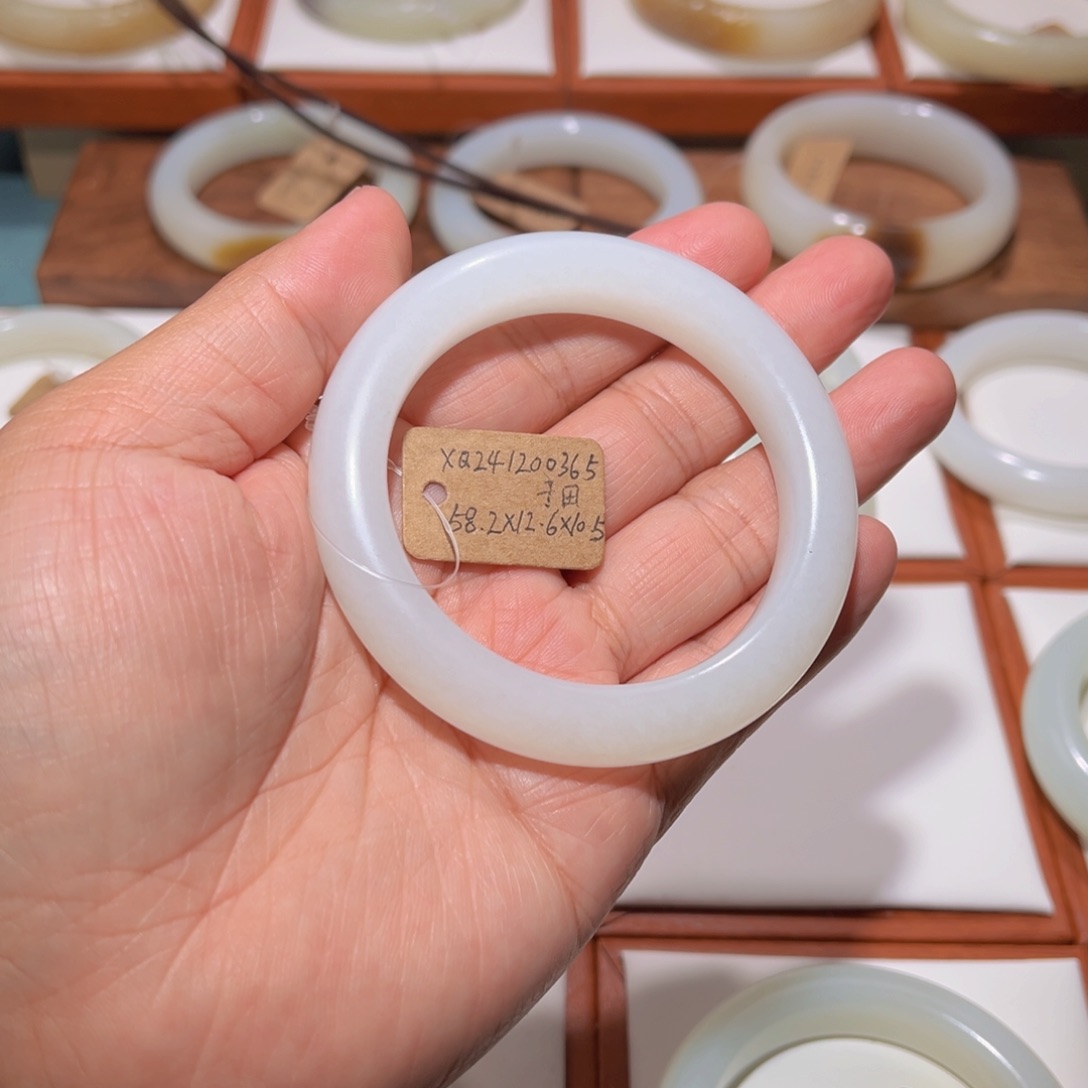 和田玉（白玉）手镯未镶嵌