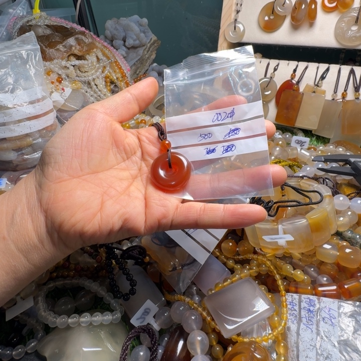 苏***沫玛瑙/玉髓未镶嵌颈饰002