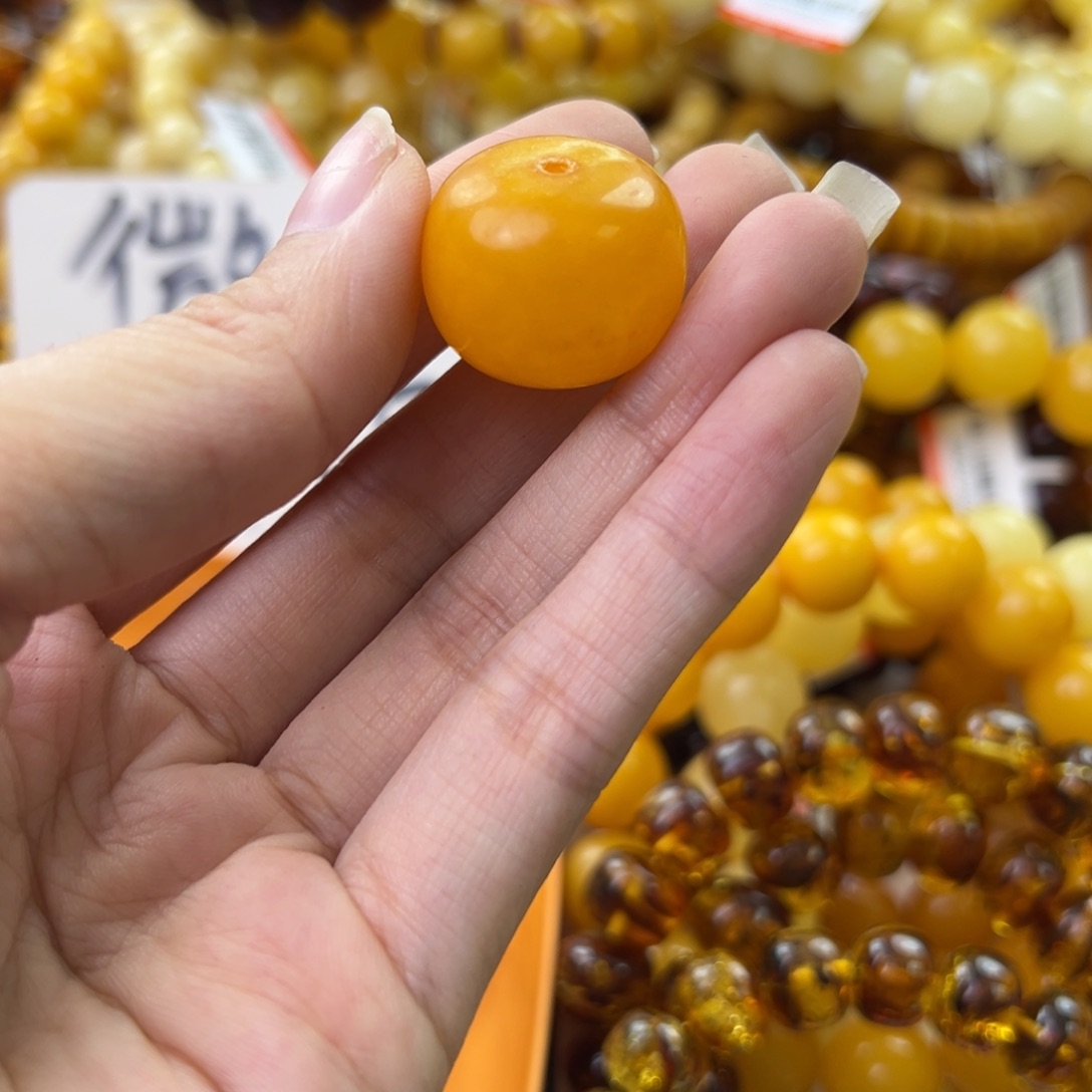 琥珀珠宝奇石未镶嵌
