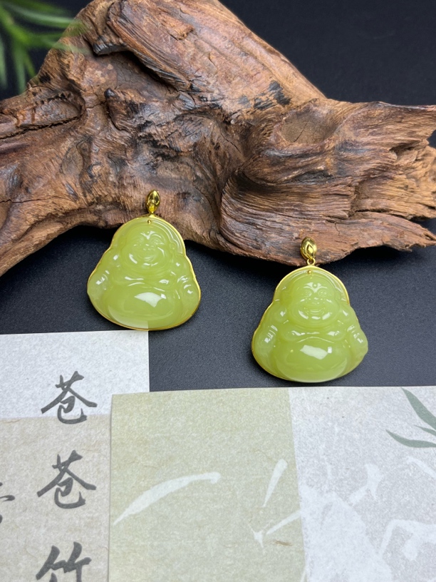 西亚珠宝LJ54-18k金镶和田玉黄口佛公28*28*10多样性发其一