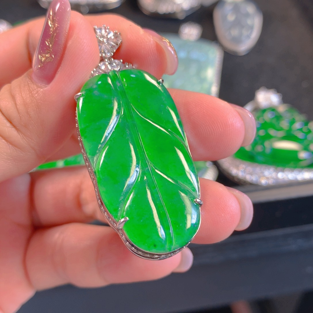 翡翠颈饰未镶嵌翡翠