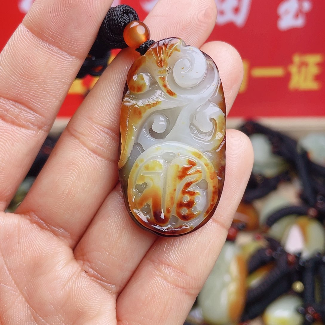 和田玉颈饰未镶嵌