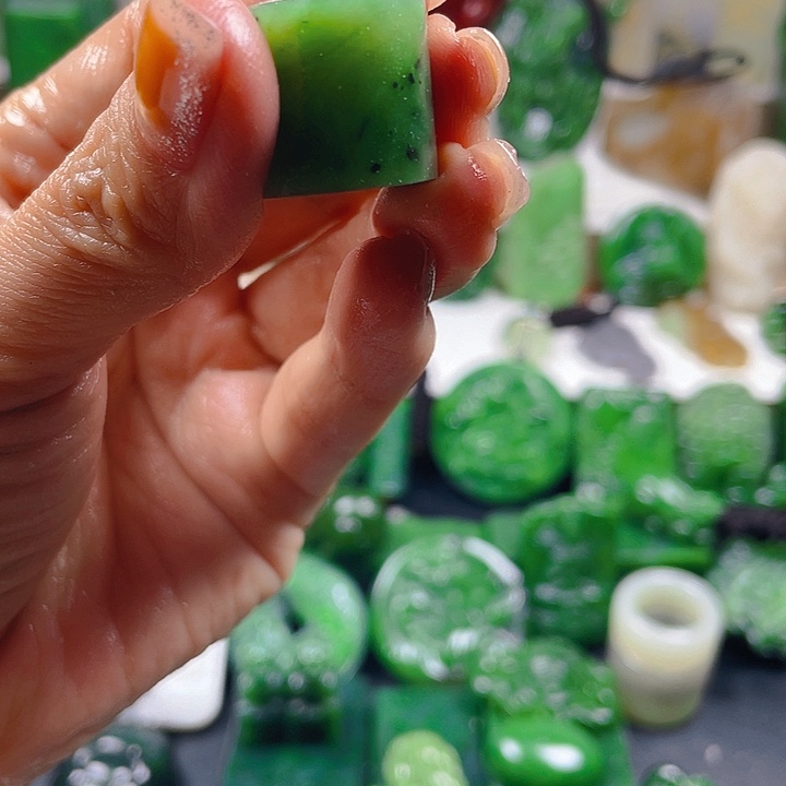 和田玉未镶嵌珠宝半成品