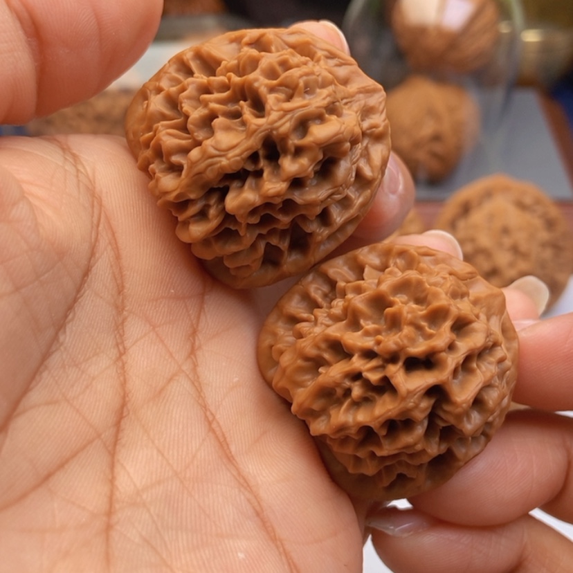 【闪购商品】文玩核桃把件快***人34秦闷全品