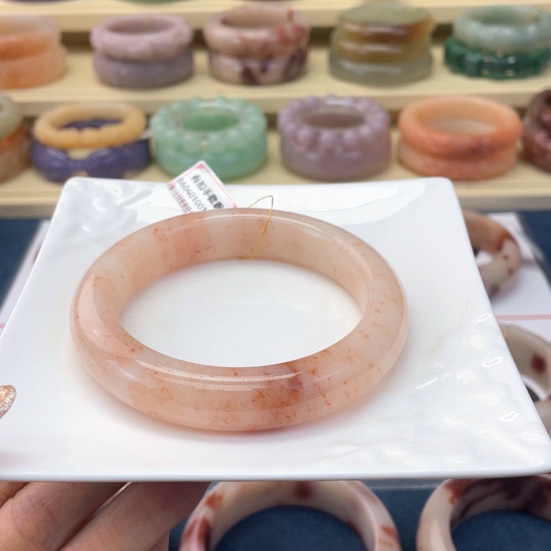 石英质玉未镶嵌手镯64