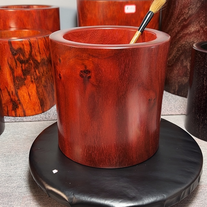 古***木紫檀红木高油性笔筒