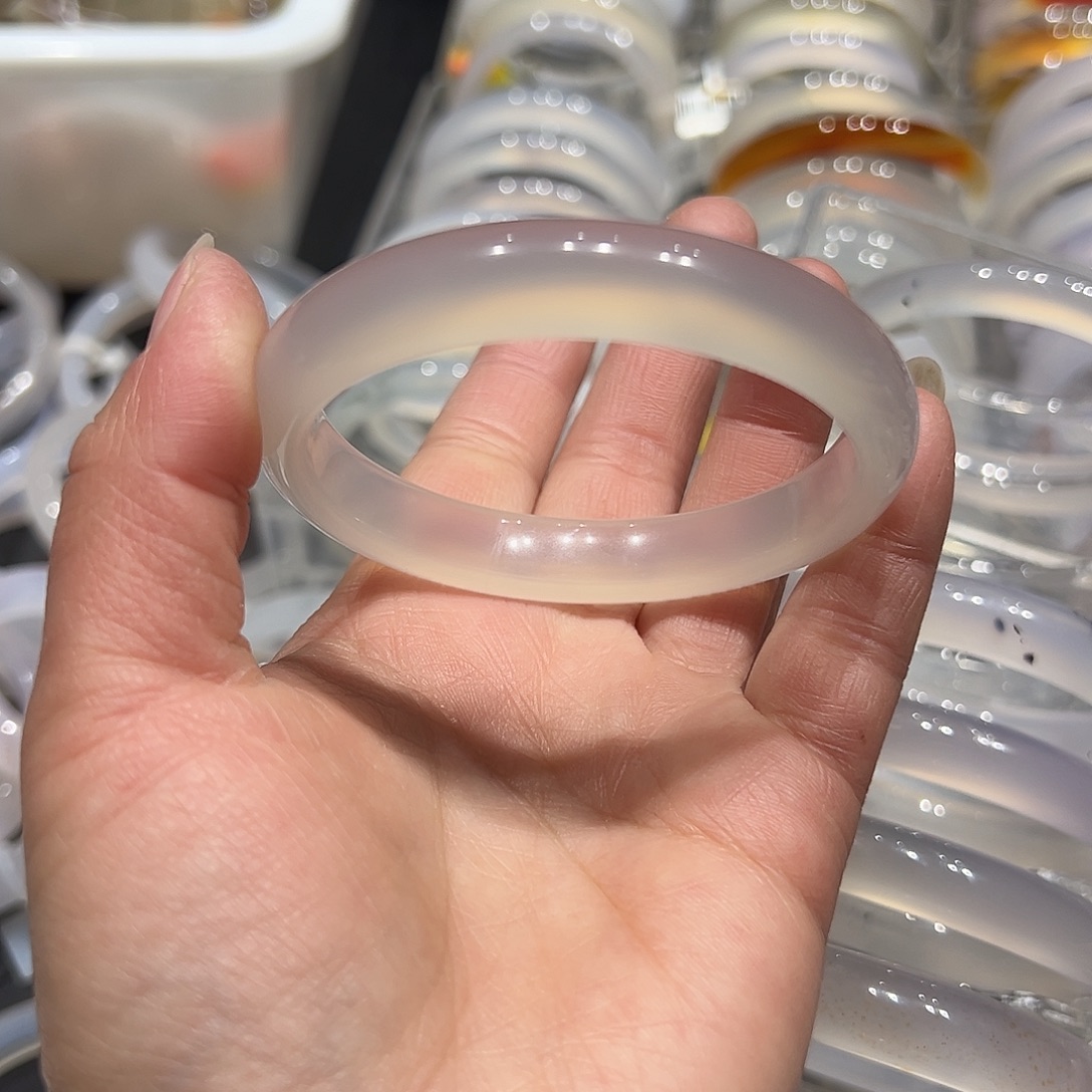 米***粒玛瑙/玉髓未镶嵌手镯