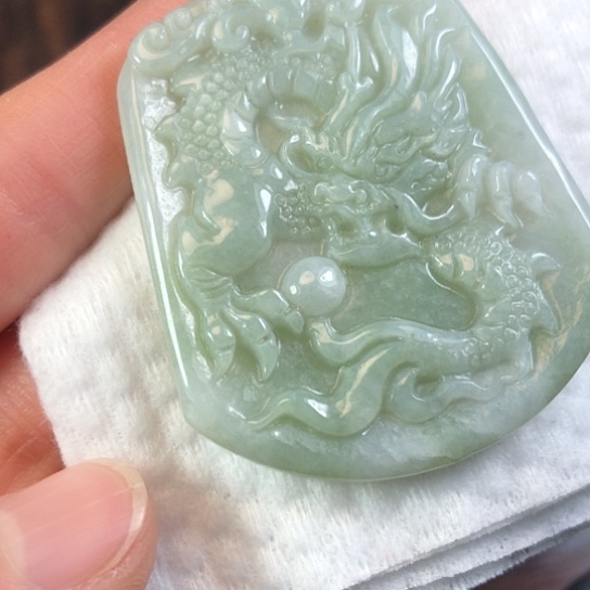 翡翠未镶嵌颈饰缅甸A货，每天下午1点半开播