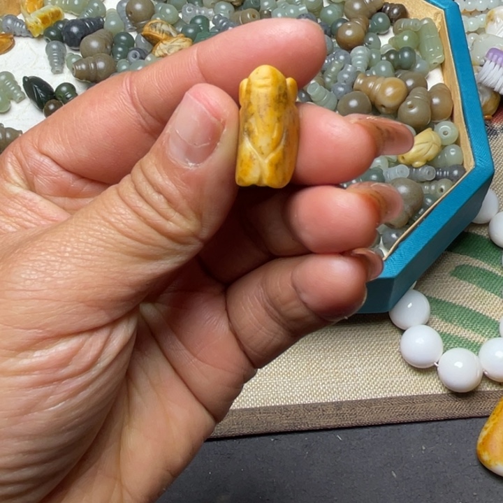 和田玉未镶嵌珠宝半成品