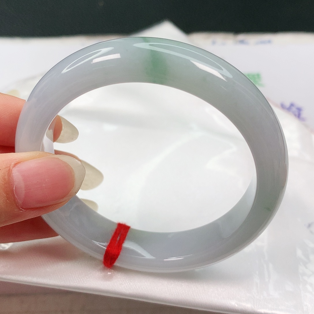 翡翠手镯未镶嵌53圈口