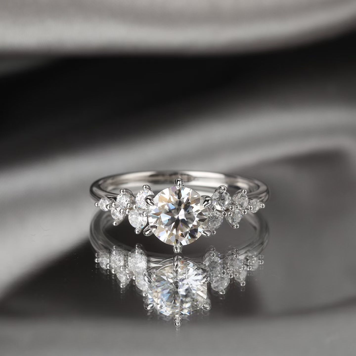 925银莫桑石银制品 【柏林情书】0.5-3卡婚戒奢华经典订婚女戒轻奢