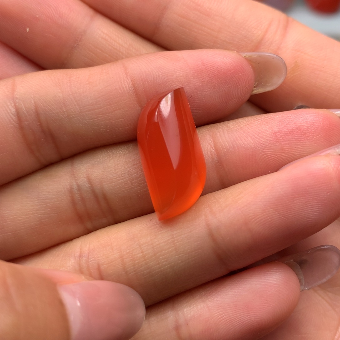 未镶嵌戒面南红玛瑙