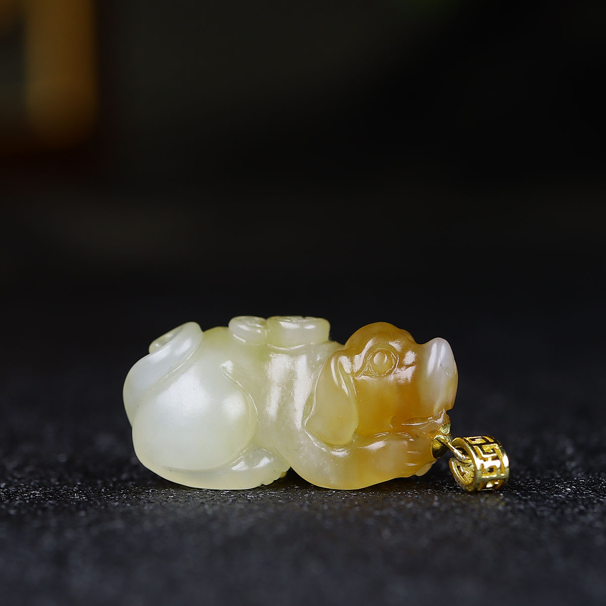 122803和田玉糖白玉生肖狗挂件