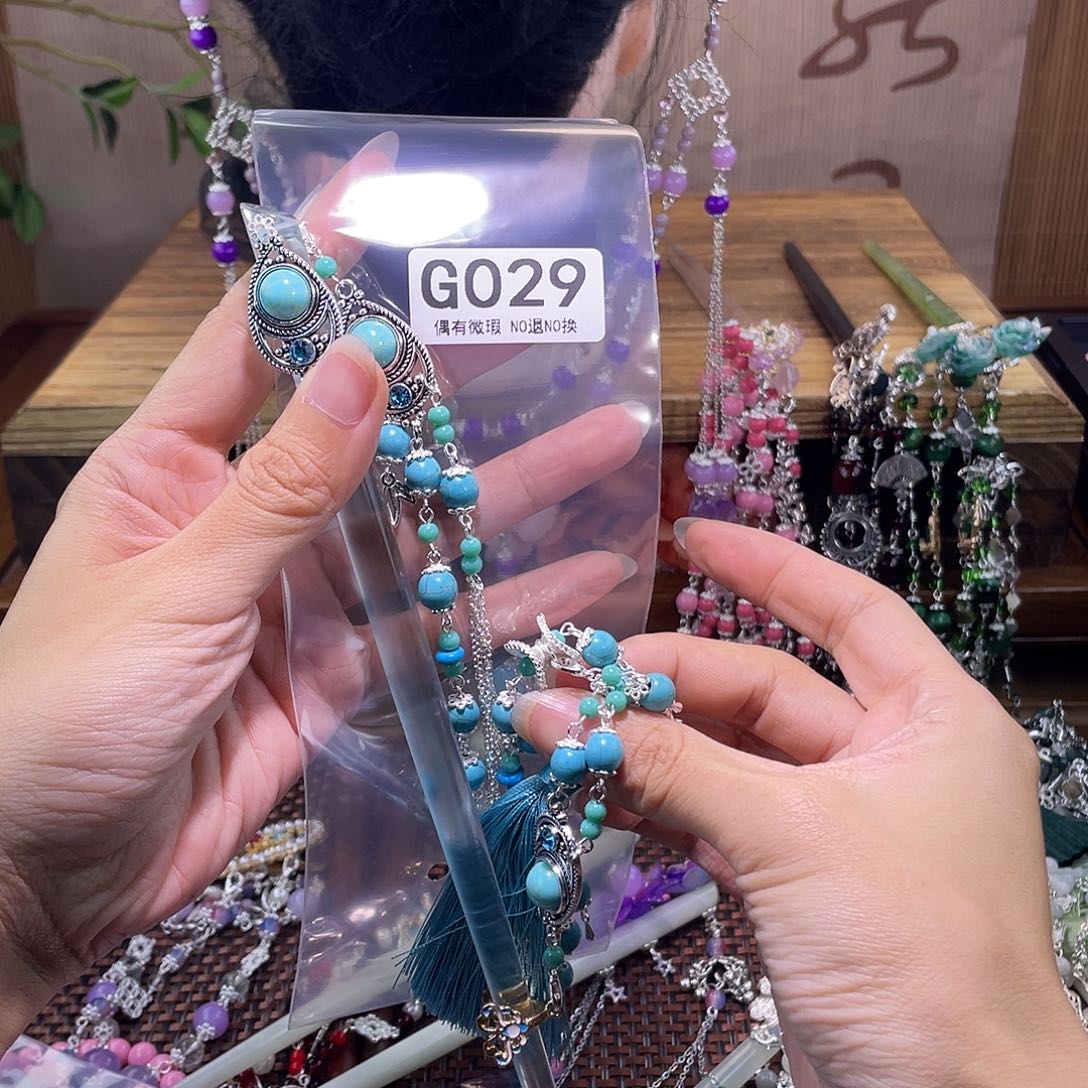 欣***语蛇纹石玉合金发饰