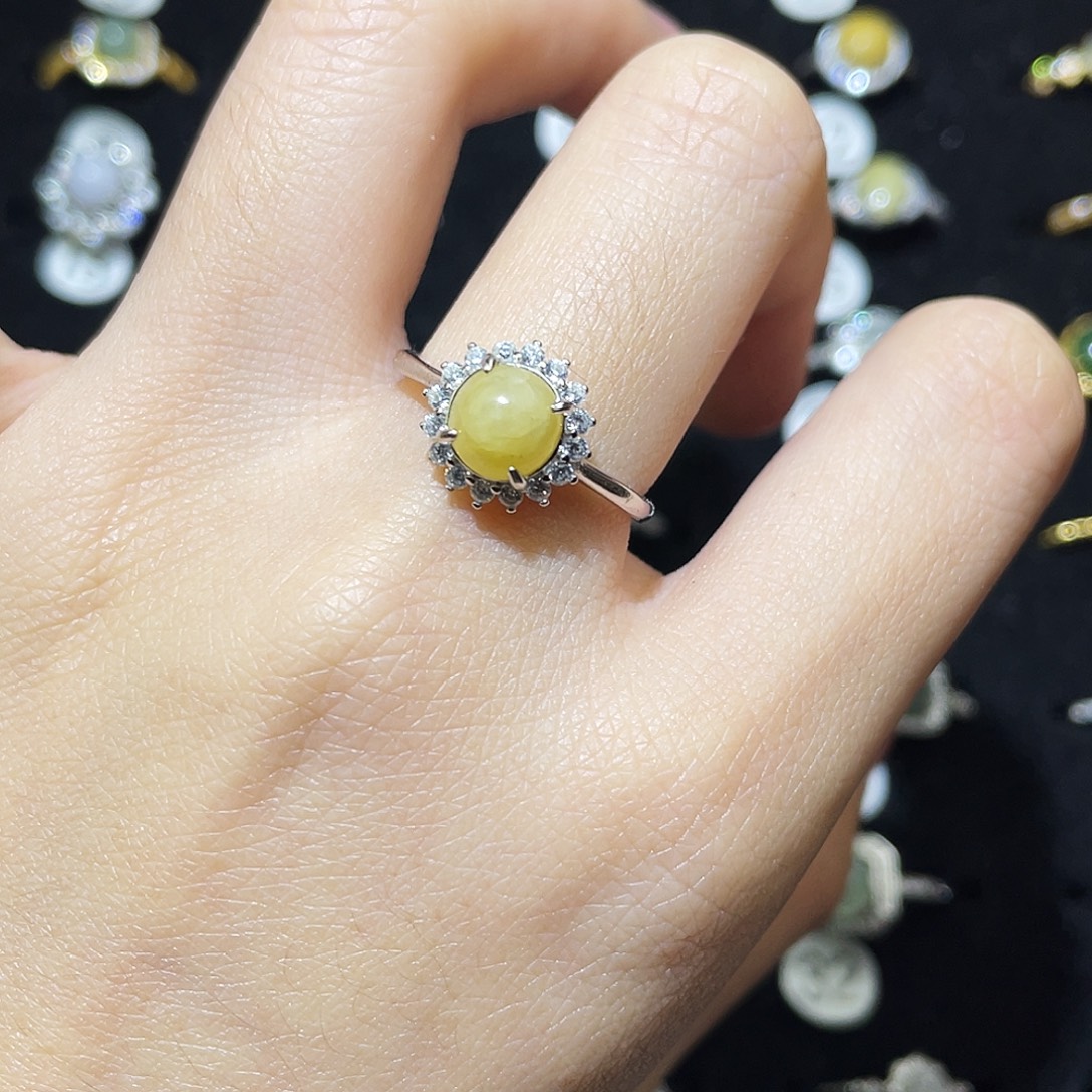 翡翠未镶嵌戒指戒指