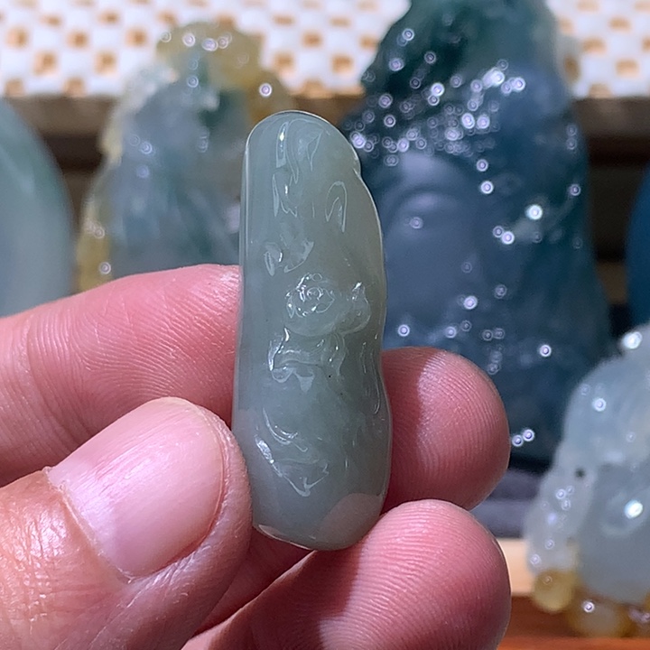 福***祥翡翠未镶嵌颈饰荷花