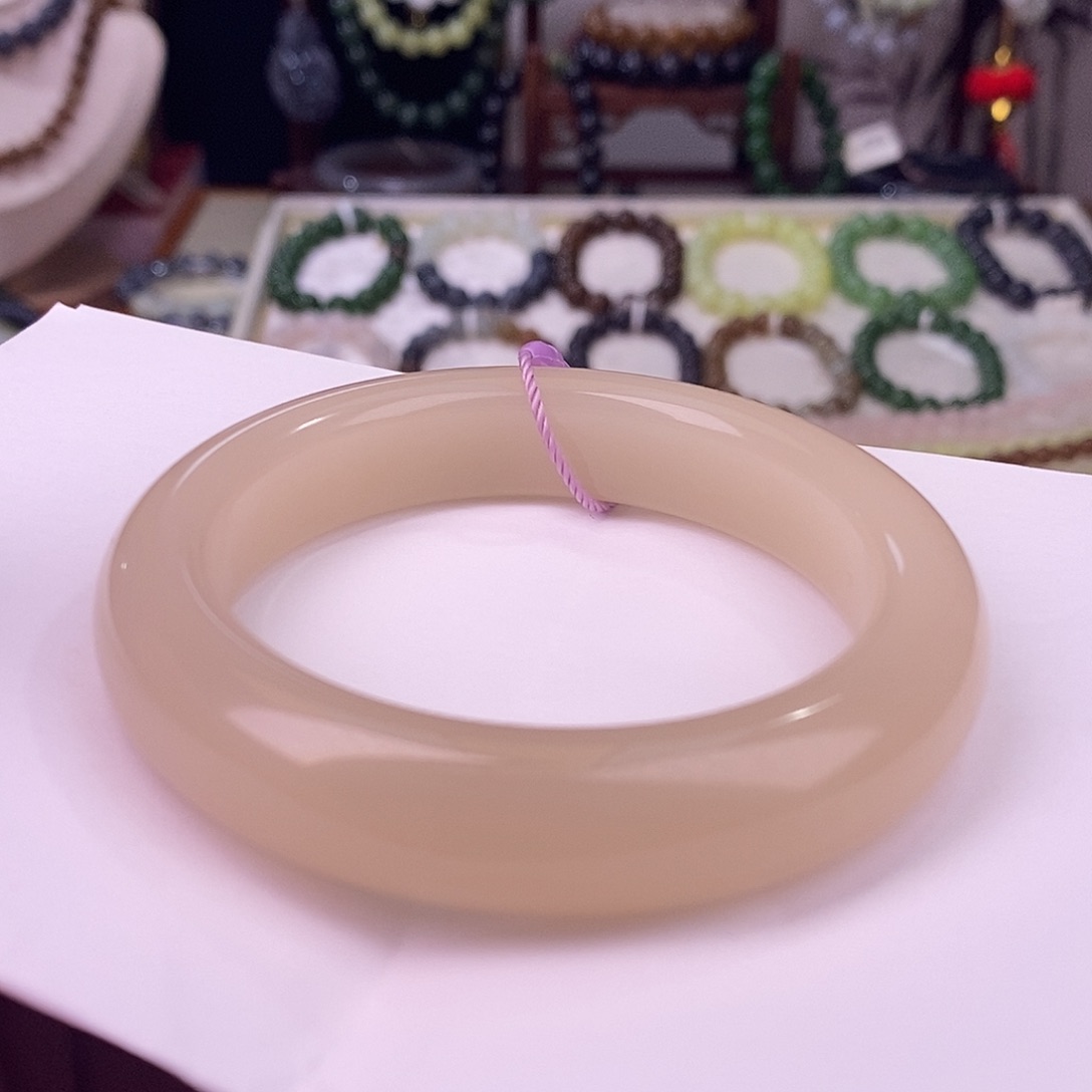 颈饰未镶嵌和田玉56收藏级浓藕粉老矿料脂膏级红粉冰底手镯