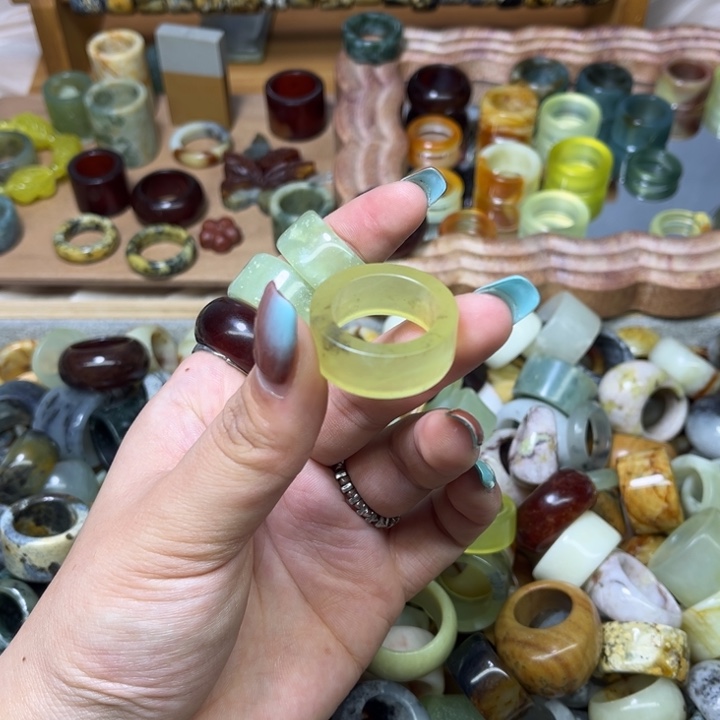 艺***茶蛇纹石玉未镶嵌戒圈