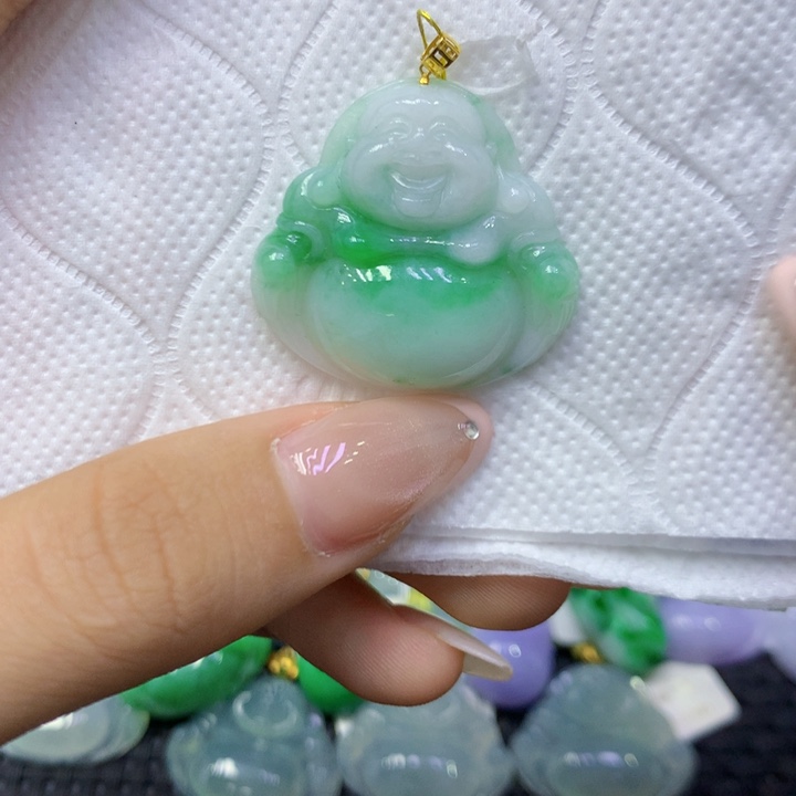 颈饰18K金镶嵌翡翠