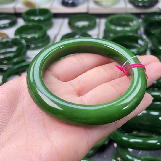 和田玉（碧玉）未镶嵌手镯