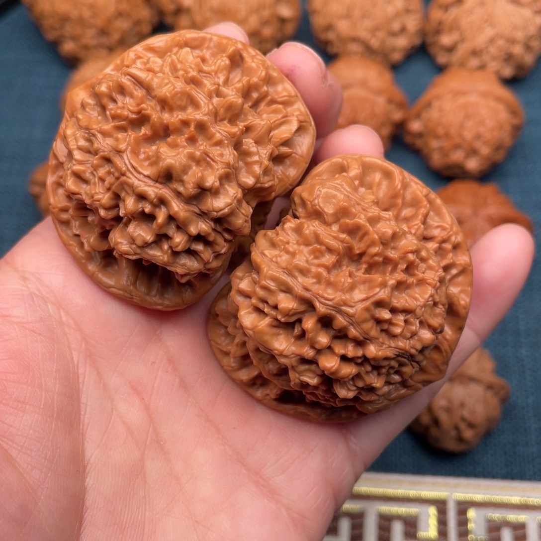 把件文玩核桃49麒麟纹红皮官帽