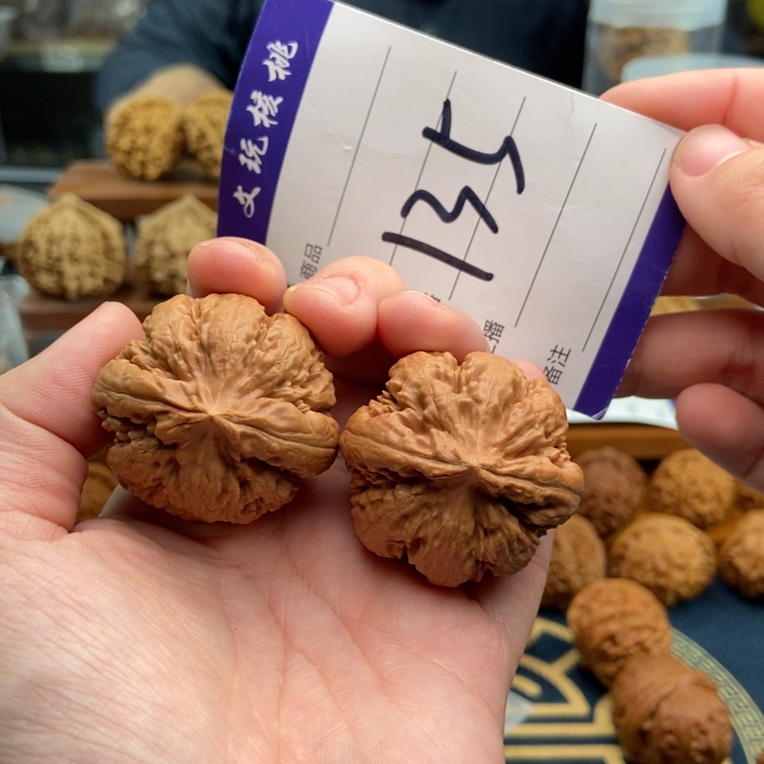 文玩核桃吊坠38霸王龙