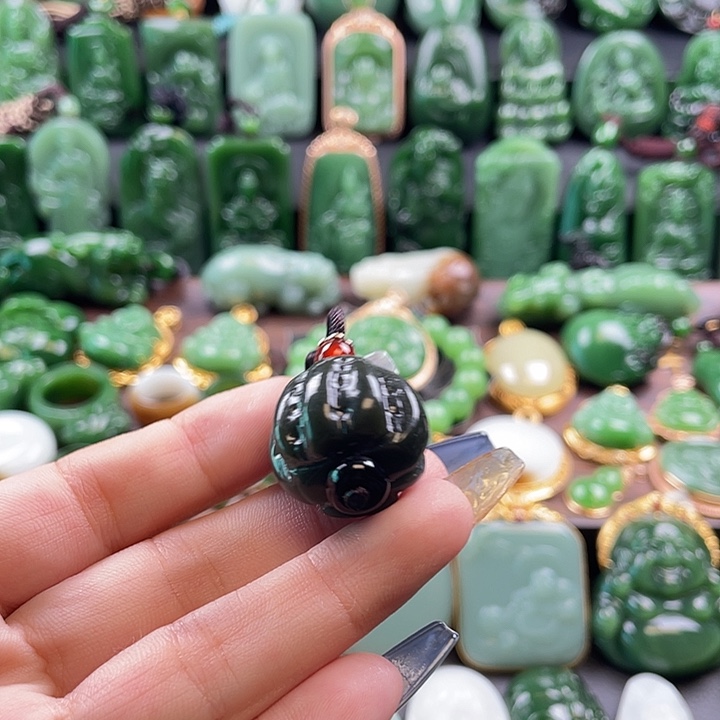 *****和田玉未镶嵌挂件